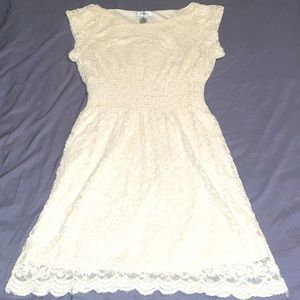 Cream Lace Cap Sleeved Dress